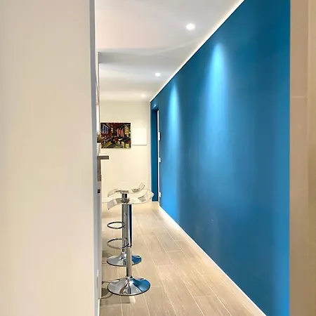 Daire Kibilu - Viale Regina Margherita Milano